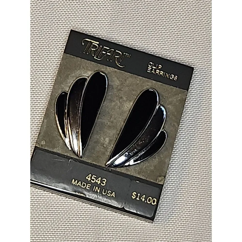 Vintage Trifari Clip-On FAN EARRINGS‎ Teardrop Black & Silver 80s New Old Stock